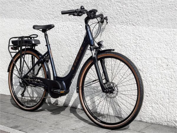Trek Verve+ 2 Lowstep Shimano Acera/Altus 300 Wh 2022 – Image 2
